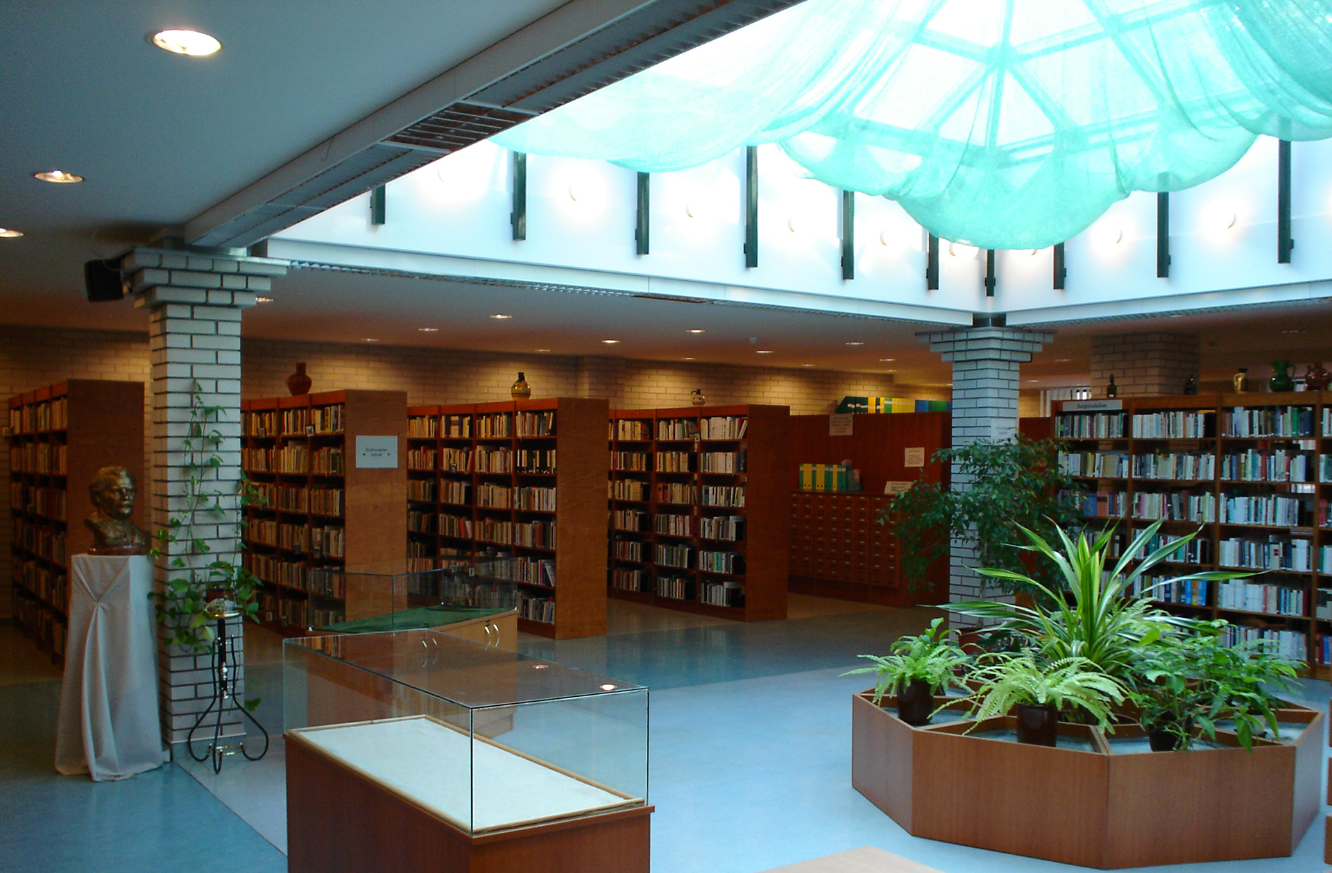 City library, Tiszaújváros 2