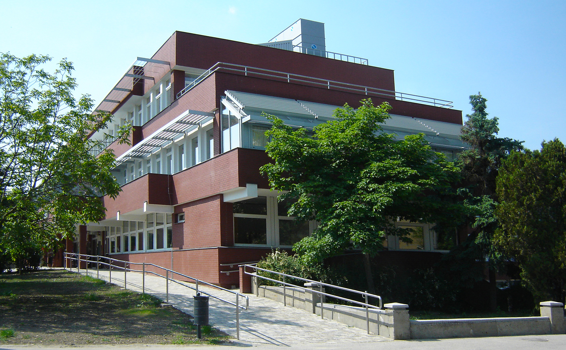 Medical Centre, Tiszaújváros 2